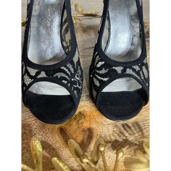 Stuart Weitzman Black Lace Peep-Toe Heels - Size 6.5 - Picture 6 of 12